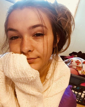 Bella, 18, United States