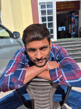 28-Dhruvil, 18, India