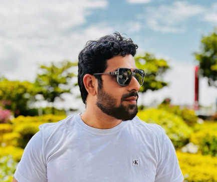 Rohit Kapoor, 33, India