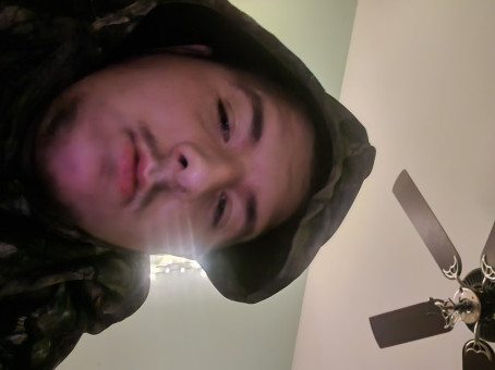 Daniel Howell, 18, United States