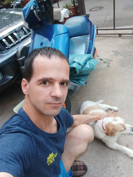 Raki Munja, 45, Serbia