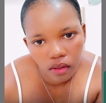 Lolo, 28, South Africa