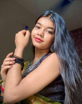 Riya Roy, 21, India