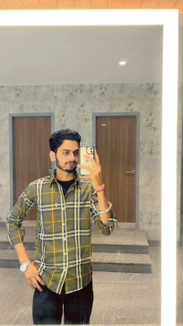 Rajnish, 21, India