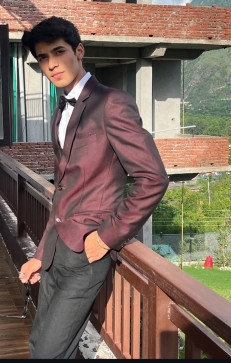 Pharmasist, 18, India