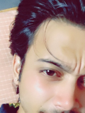 Zenitsu, 24, India