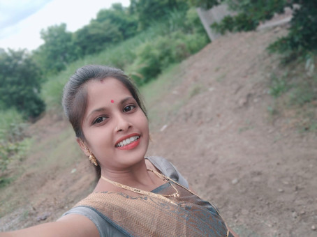 Saniya, 22, India
