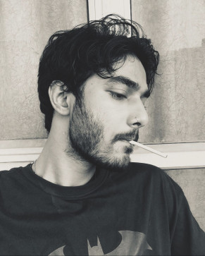Tom, 21, India