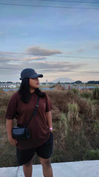 Julie, 22, Philippines