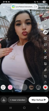 Amani Alkasmi, 18, Morocco