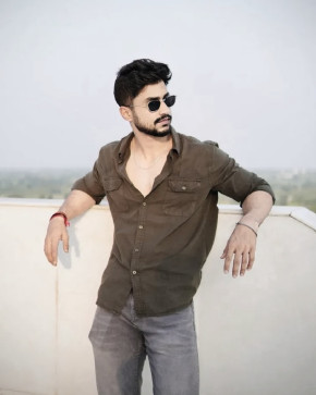 Manish, 20, India