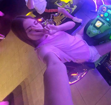 Lindaa, 18, Germany