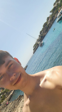 Luan, 19, United Kingdom
