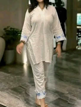 Kinkygirl, 22, India