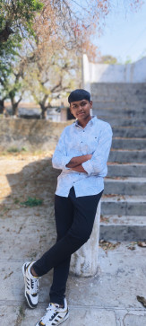 Patel Mihir, 18, India