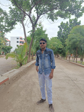Nilesh, 21, India