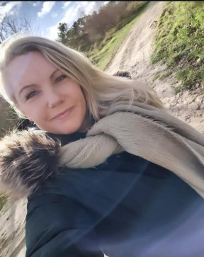 Kate, 40, United States