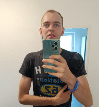 Janis Weller, 24, Germany