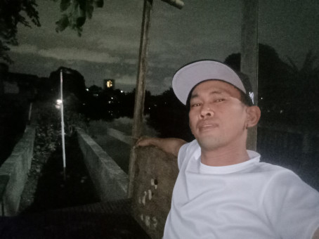 Jay- R Cruz, 39, Philippines