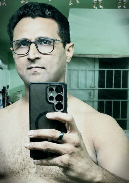 Dsvyas-sr-clerk, 18, India