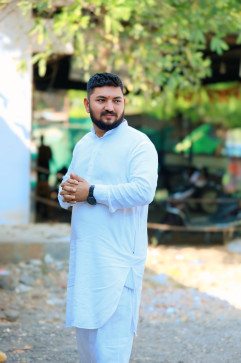 Shru95, 30, India