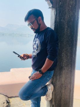 Yogi The Best, 35, India