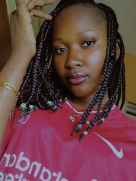 Vickie, 23, Gambia