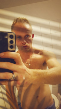 Bas, 30, Netherlands