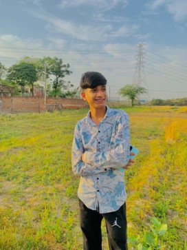 Tara Tara, 18, India