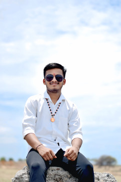 ANIKET , 18, India