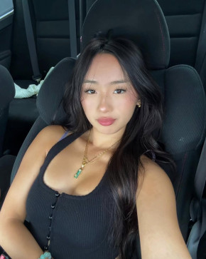 Val Val, 18, United States