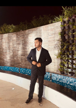 Max Rogers, 25, India