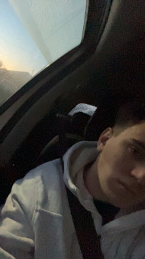 Claudiu, 19, Romania