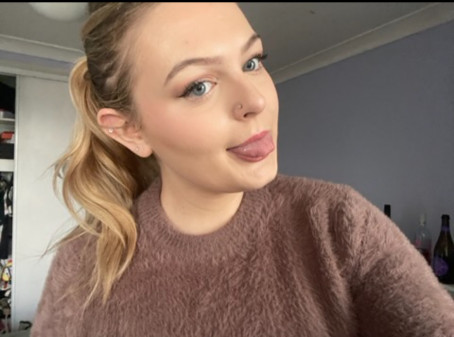 Alyssa, 19, Australia