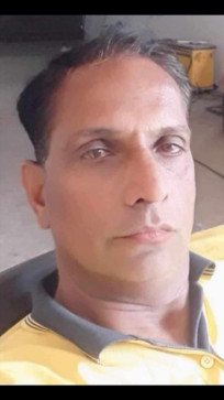 Moshakh, 38, India