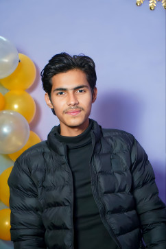 Zubair, 19, India