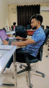 Shivansh, 22, India