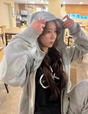 Aples, 35, Canada