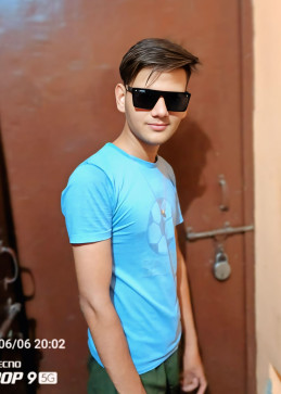 Dhruv, 18, India