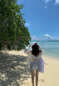 Amelia, 33, United States