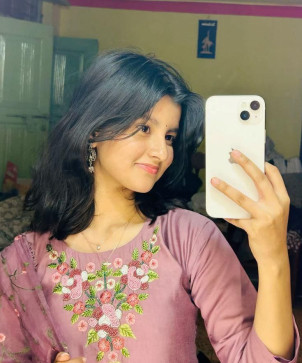Joni Mitchell, 24, India