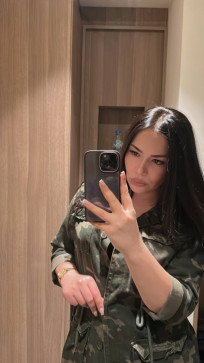 Monica, 32, United Kingdom