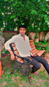 Om Sk, 18, India