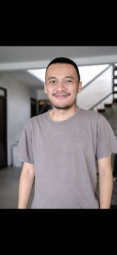 Simply Rong, 23, Indonesia