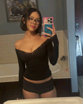 Ashleyy, 19, Canada