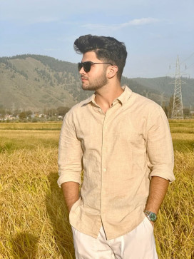 Aarnav, 18, India