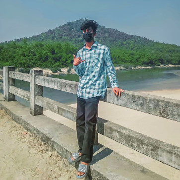 Alyon Khalkho, 19, India