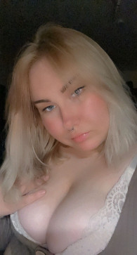 Anna, 22, Malta