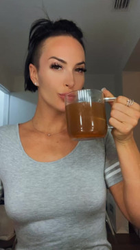 Zahra, 31