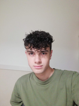 Tri, 22, Spain
